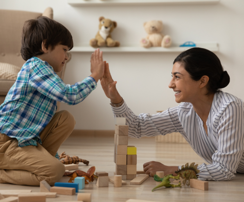 Mãe chama atenção ao vender brinquedos do filho na internet