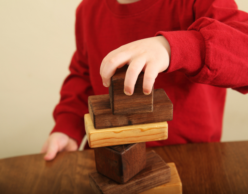 Brinquedos que ajudam no desenvolvimento de bebês e crianças